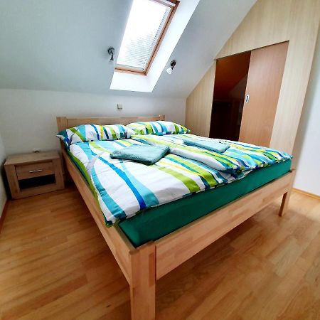 Apartmány Srní u Hlinska Hlinsko Esterno foto